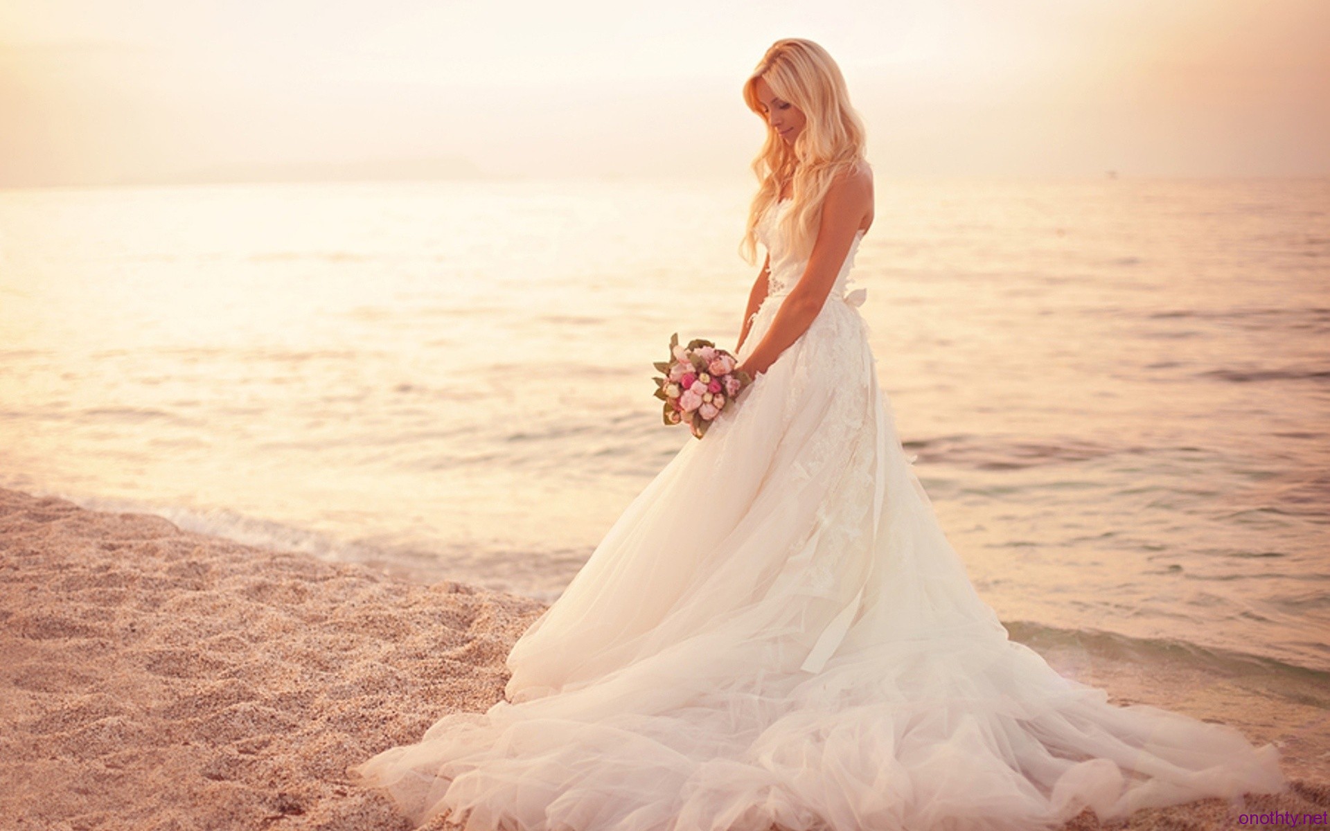 Beach_wedding_-_14414226350